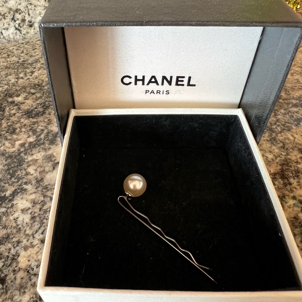 Chanel Pearl Bobby Pin